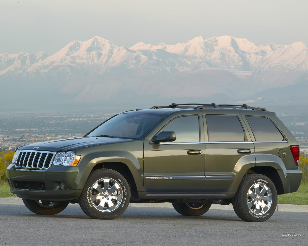 Jeep Grand Cherokee 1280x1024 b81 Tapety na pulpit